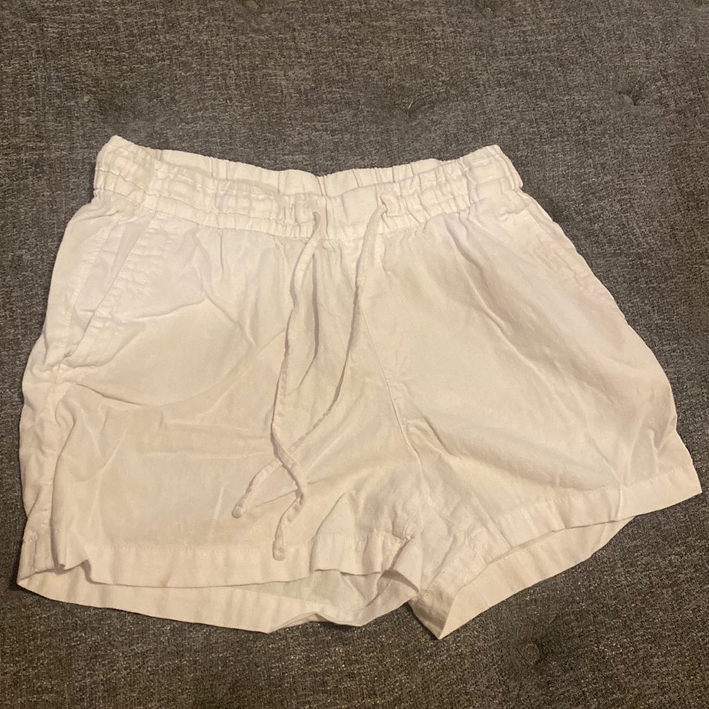 Old Navy white shorts